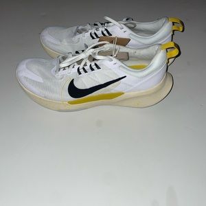 Nike Juniper Trail 2 Running Men Size 10 White Sulfur Khaki Black DM0822-101 New